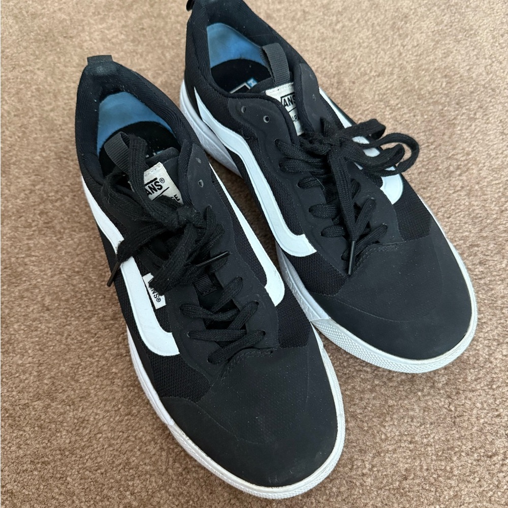 Vans Black and White Ultrarange M8 W9.5